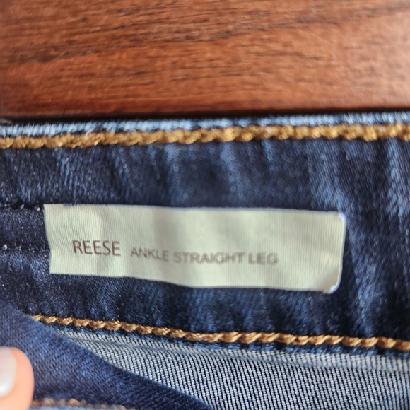 Kut from the Kloth Reese Ankle Straight Leg Distressed Denim Jeans Size 2 - Picture 5 of 10